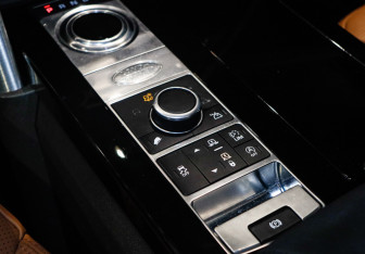 Подержанный автомобиль Land Rover Discovery 2017 года (30 фото)