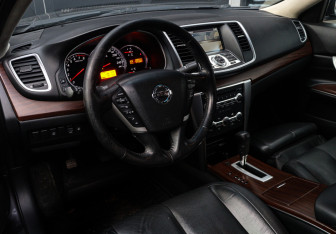 Подержанный автомобиль Nissan Teana 2010 года (16 фото)