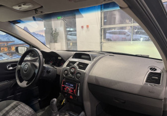 Подержанный автомобиль Renault Megane Sedan 2007 года (10 фото)