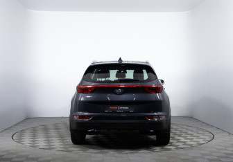 Подержанный автомобиль Kia Sportage 2018 года (6 фото)