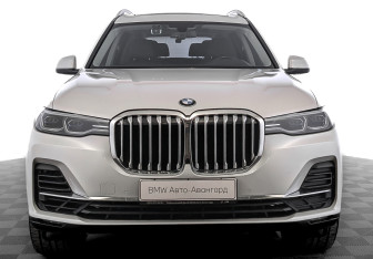 Подержанный автомобиль BMW X7 2020 года (2 фото)