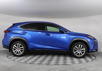 Подержанный автомобиль Lexus NX 2018 года (4 фото)