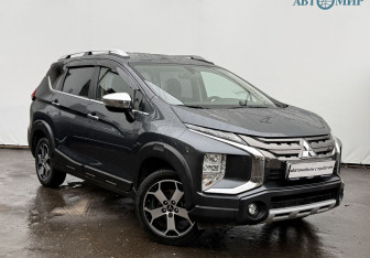 Подержанный автомобиль Mitsubishi Xpander 2022 года (3 фото)