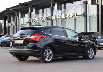 Подержанный автомобиль Ford Focus Hatchback 2013 года (5 фото)