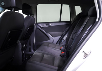 Подержанный автомобиль Volkswagen Tiguan 2012 года (11 фото)