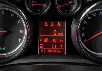 Подержанный автомобиль Opel Mokka 2014 года (13 фото)