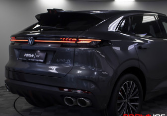 Подержанный автомобиль Changan UNI-K 2023 года (32 фото)