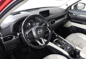 Подержанный автомобиль Mazda CX-5 2018 года (9 фото)