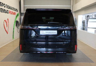 Подержанный автомобиль Voyah Dream 2023 года (5 фото)