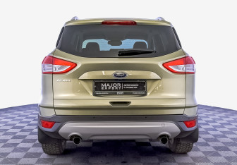 Подержанный автомобиль Ford Kuga 2013 года (6 фото)