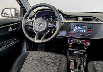 Подержанный автомобиль Kia Rio Hatchback 2021 года (27 фото)