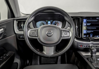 Подержанный автомобиль Volvo XC60 2021 года (22 фото)