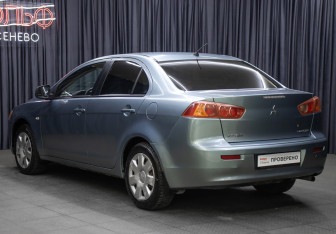 Подержанный автомобиль Mitsubishi Lancer Sedan 2008 года (7 фото)