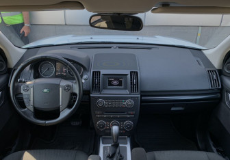 Подержанный автомобиль Land Rover Freelander 2013 года (13 фото)