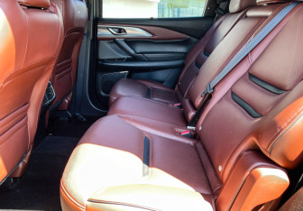 Подержанный автомобиль Mazda CX-9 2019 года (10 фото)