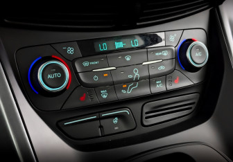 Подержанный автомобиль Ford Kuga 2017 года (25 фото)