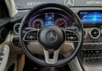 Подержанный автомобиль Mercedes-Benz GLC Coupe 2022 года (22 фото)