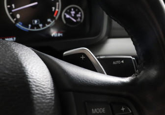 Подержанный автомобиль BMW X6 2015 года (16 фото)