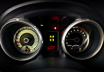 Подержанный автомобиль Mitsubishi Pajero 2014 года (13 фото)