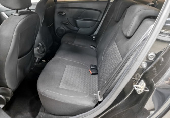 Подержанный автомобиль Renault Logan Sedan 2017 года (12 фото)