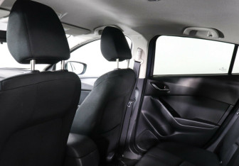 Подержанный автомобиль Mazda 3 Sedan 2018 года (7 фото)