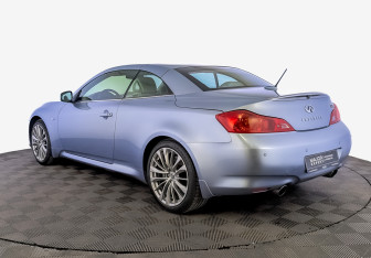 Подержанный автомобиль Infiniti G Convertible 2011 года (7 фото)