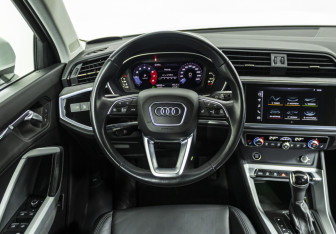 Подержанный автомобиль Audi Q3 2020 года (11 фото)