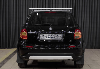 Подержанный автомобиль Suzuki SX4 Hatchback 2011 года (5 фото)