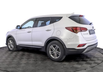 Подержанный автомобиль Hyundai Santa Fe 2018 года (7 фото)