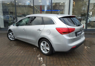 Подержанный автомобиль Kia Ceed Wagon 2013 года (6 фото)
