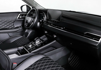 Подержанный автомобиль Mitsubishi Outlander 2022 года (10 фото)