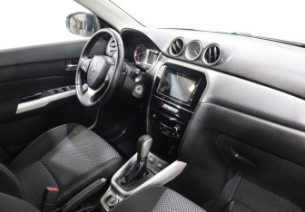 Подержанный автомобиль Suzuki Vitara 2016 года (12 фото)