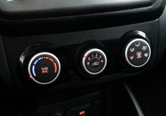 Подержанный автомобиль Kia Rio Sedan 2016 года (9 фото)