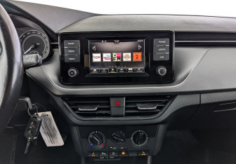 Подержанный автомобиль Skoda Rapid Liftback 2021 года (17 фото)