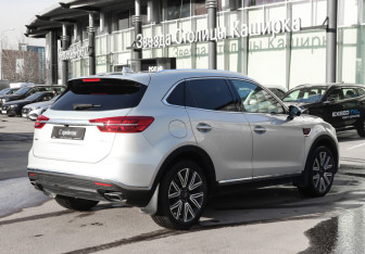 Подержанный автомобиль Hongqi HS5 2024 года (5 фото)