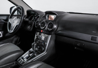Подержанный автомобиль Opel Antara 2014 года (9 фото)