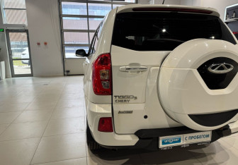 Подержанный автомобиль Chery Tiggo 3 2017 года (7 фото)