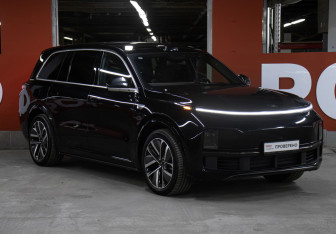 Подержанный автомобиль LiXiang L9 2023 года (3 фото)
