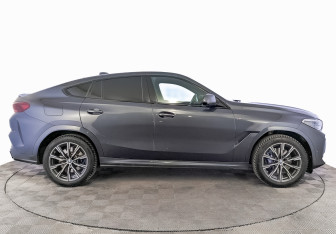 Подержанный автомобиль BMW X6 2021 года (4 фото)
