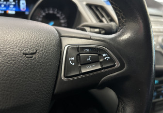 Подержанный автомобиль Ford Kuga 2017 года (17 фото)