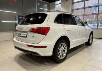 Подержанный автомобиль Audi Q5 2012 года (4 фото)