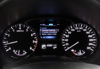 Подержанный автомобиль Nissan Teana 2015 года (7 фото)