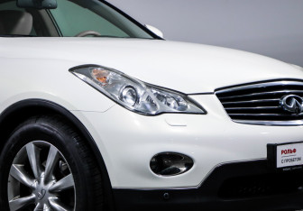 Подержанный автомобиль Infiniti EX 2012 года (16 фото)