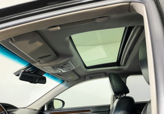 Подержанный автомобиль Lexus ES 2013 года (14 фото)