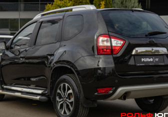 Подержанный автомобиль Nissan Terrano 2014 года (17 фото)