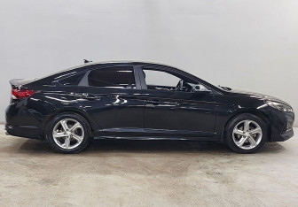 Подержанный автомобиль Hyundai Sonata 2018 года (4 фото)