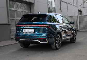 Подержанный автомобиль Geely Monjaro 2023 года (4 фото)