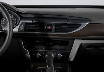 Подержанный автомобиль Audi A6 Sedan 2015 года (13 фото)