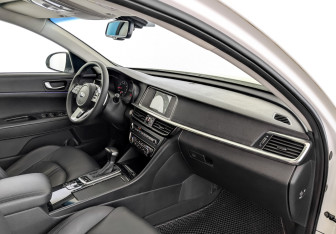 Подержанный автомобиль Kia Optima Sedan 2020 года (11 фото)