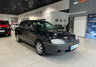 Подержанный автомобиль Kia Spectra Sedan 2008 года (3 фото)